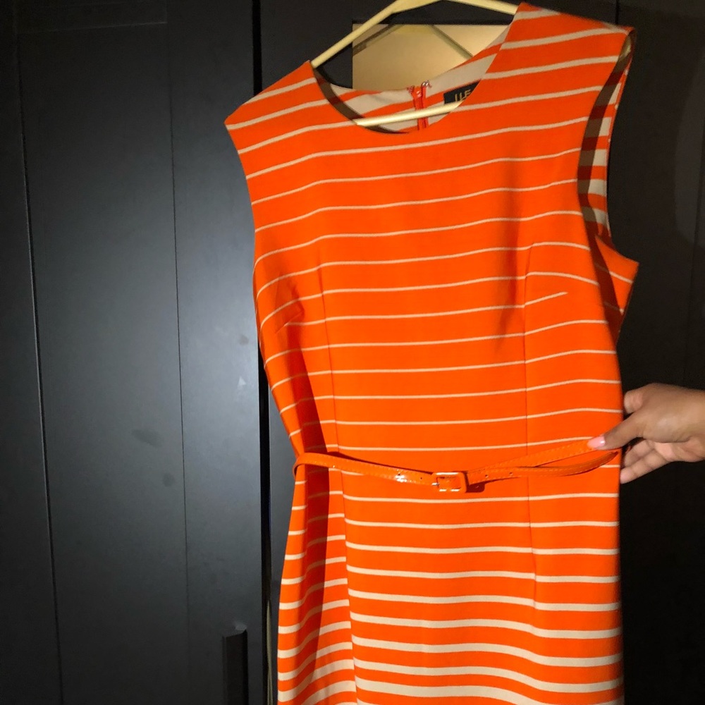 Dress - Picture 2 of 3